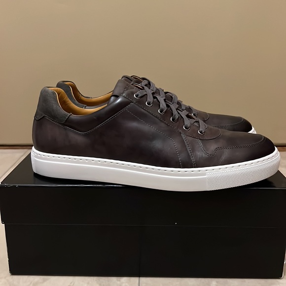 Magnanni Other - Magnanni Bobbie Sneaker in Grey- LIKE NEW- Size 12